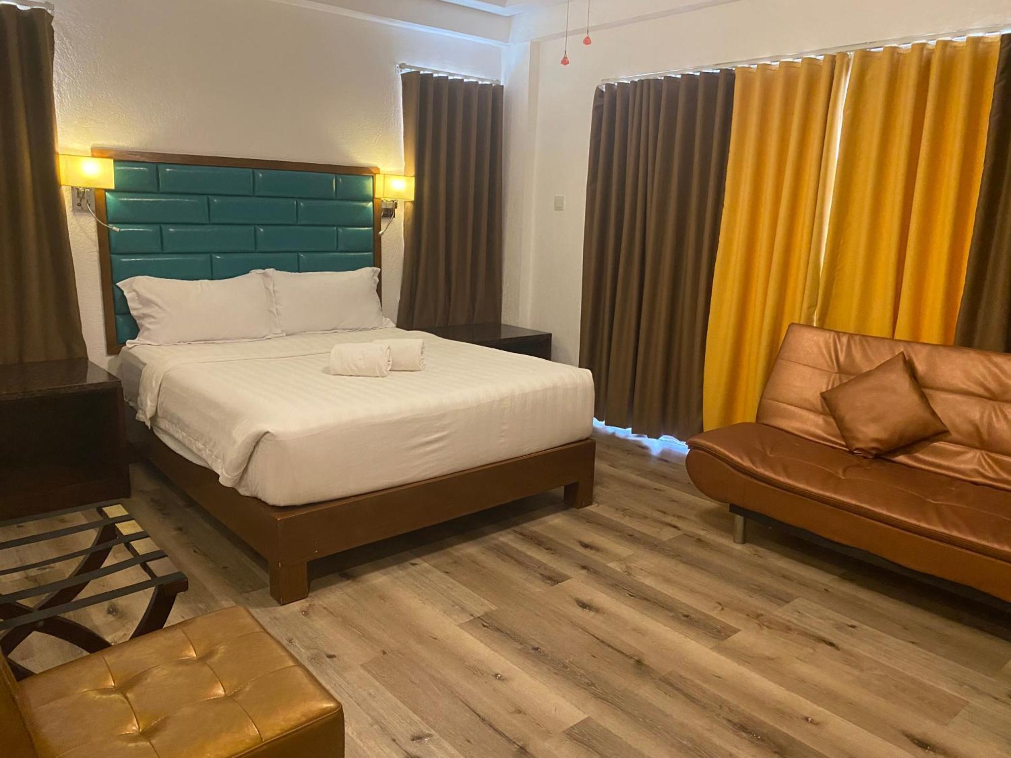 El Puerto Marina Beach Resort & Vacation Club Lingayen Экстерьер фото