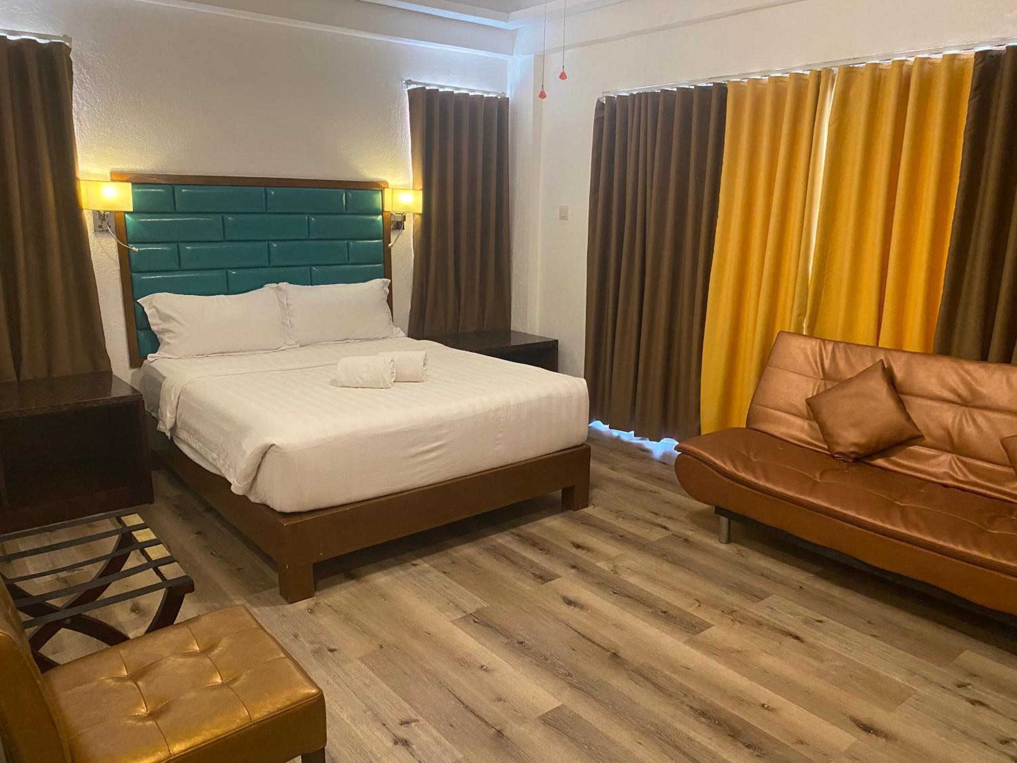 El Puerto Marina Beach Resort & Vacation Club Lingayen Экстерьер фото